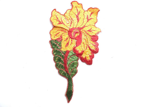 UpperDutch:Sewing Supplies,Applique, flower applique, 1930s vintage embroidered applique. Vintage floral patch, sewing supply.