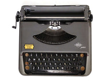 UpperDutch:Typewriter,Working Typewriter 1950's Halberg Junior. QWERTY keyboard. 1952, rare typewriter. Portable Halberg typewriter.