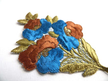 UpperDutch:Sewing Supplies,1930s Flower applique, Vintage embroidered applique. Vintage floral patch, sewing supply.