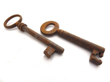 UpperDutch:Hooks and Hardware,Set of 2 Antique Skeleton Keys. Beautiful antique metal keys, skeleton keys,shabby, rusty, rustic.