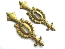 UpperDutch:Keyhole cover,1 (ONE) Escutcheon, Antique Brass Keyhole cover, keyhole frame plate, floral. Victorian furniture hardware.