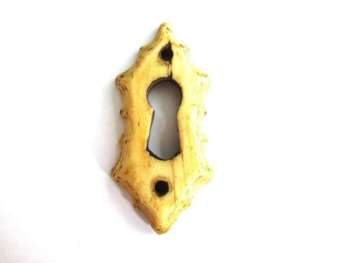 UpperDutch:Keyhole cover,Keyhole cover, plate, bone escutcheon, keyhole frame.