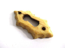 UpperDutch:Keyhole cover,Keyhole cover, plate, bone escutcheon, keyhole frame.