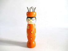 UpperDutch:Knitting doll,Knitting Doll, Vintage Wooden Knitting Doll, French Knitting, Bobbin Doll, Sewing supply, Knitting Nancy.