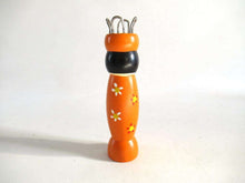 UpperDutch:Knitting doll,Knitting Doll, Vintage Wooden Knitting Doll, French Knitting, Bobbin Doll, Sewing supply, Knitting Nancy.