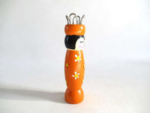 UpperDutch:Knitting doll,Knitting Doll, Vintage Wooden Knitting Doll, French Knitting, Bobbin Doll, Sewing supply, Knitting Nancy.
