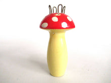 UpperDutch:Knitting doll,Wooden Mushroom Knitting Doll, French Knitting, Knitting Nancy, Bobbin Doll, Mushroom, Knitting Nancy.