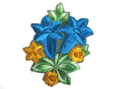 UpperDutch:,Trumpet Flower An Antique Silk on Cotton Flower Applique Vintage Floral Patch Sewing Supply