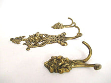 UpperDutch:Wall hook,Antique Brass Lion Head Coat hooks, Set of 3 Wall hooks.