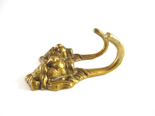 UpperDutch:Wall hook,Set of 2 Antique Brass Lion Head Coat hooks Wall hooks, kitchen / towel hooks.