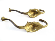 UpperDutch:Wall hook,Set of 2 pcs Lion hooks Solid Brass Lion Head Wall hook - Coat hooks. Decorative animal storage solution, coat hangers.