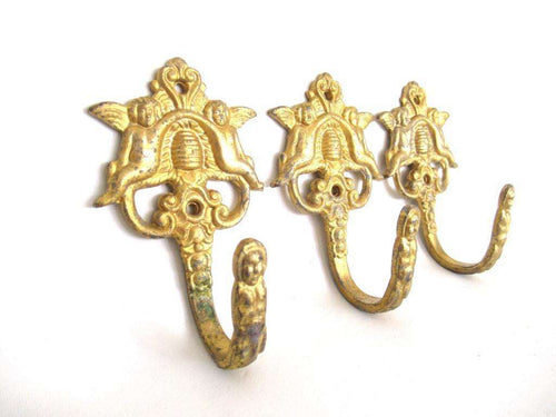 UpperDutch:Wall hook,Set of 3 Cherub hooks, Kitchen hooks, Towel hooks, Victorian Style, Angel.
